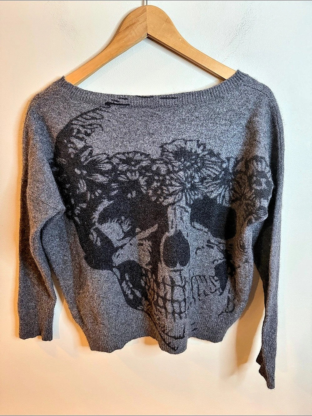 Skull Cashmere Skull Graphic Gray Sweater